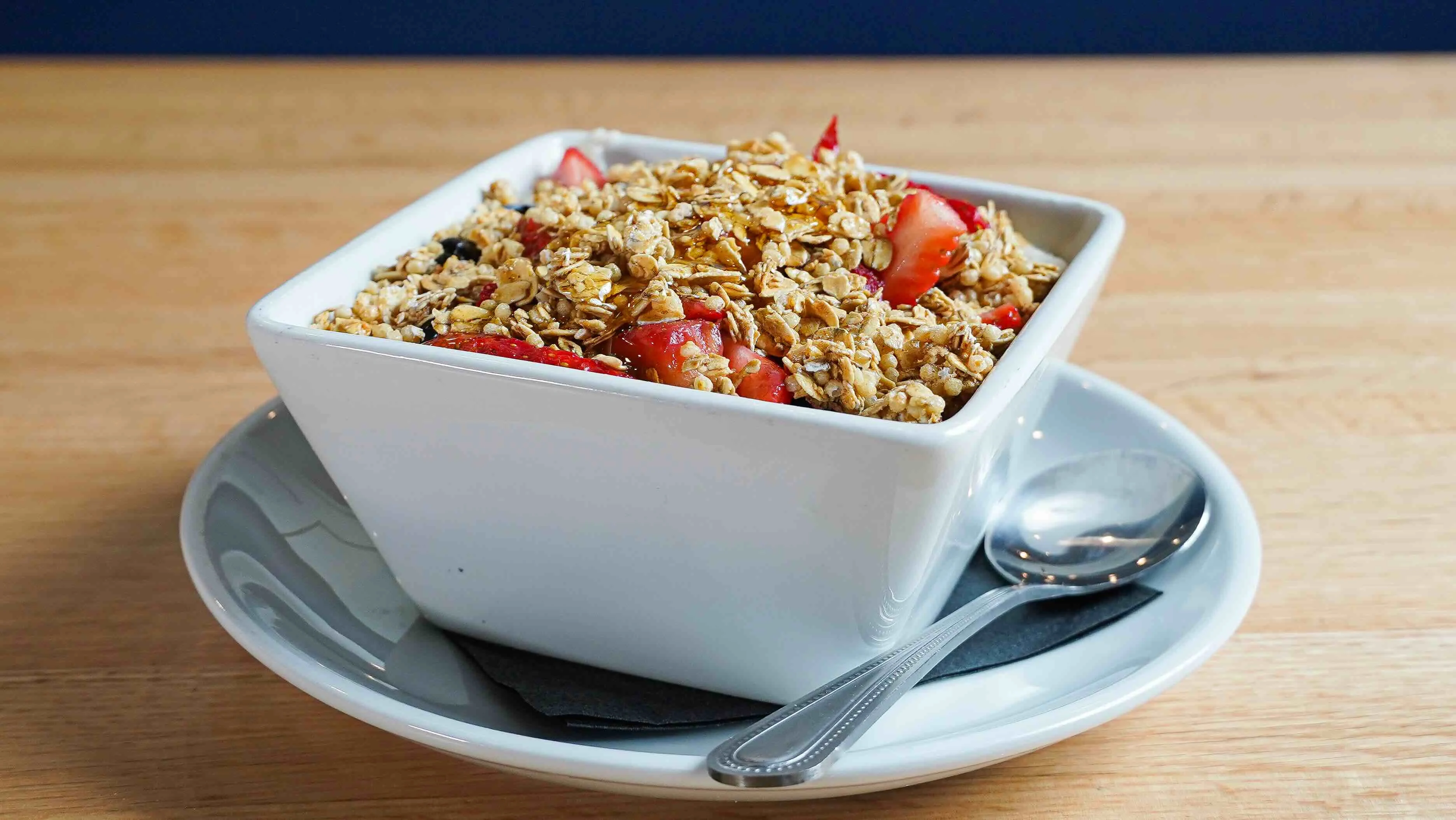 BERRY-OLA OATMEAL