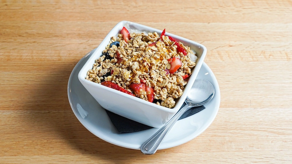 BERRY YOGURT PARFAIT