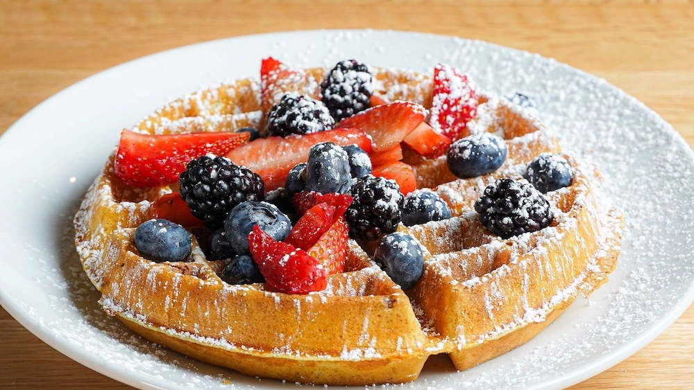 FRESH BERRY WAFFLE